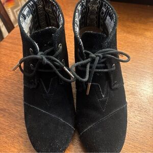 Toms Suede Black Lace-Up Heeled Boots
